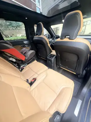 VOLVO-XC90-2023
