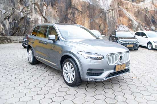 VOLVO-XC90-2016