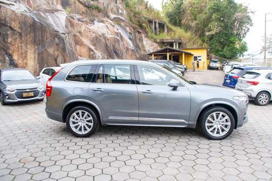 VOLVO-XC90-2016