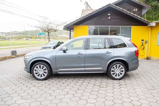 VOLVO-XC90-2016