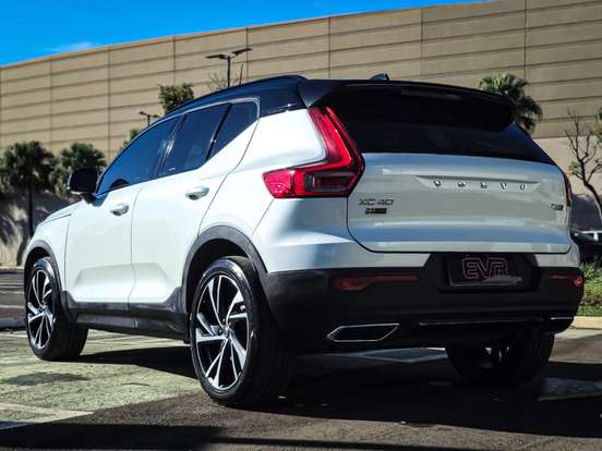 VOLVO-XC40-2.0 T5 GASOLINA R-DESIGN AWD GEARTRONIC VOLVO-XC40-2019