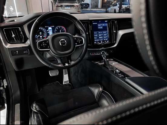 VOLVO-XC60-2.0 T5 GASOLINA R-DESIGN AWD GEARTRONIC VOLVO-XC60-2018