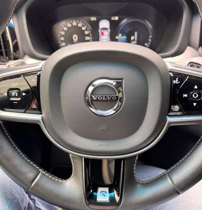 VOLVO-XC60-2019