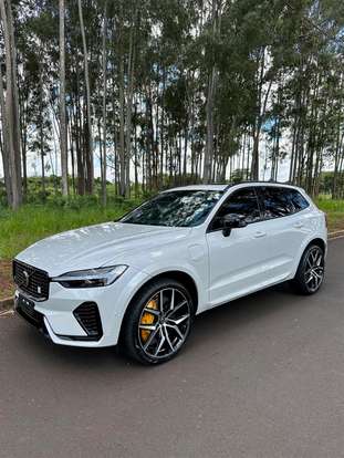 VOLVO-XC60-2022