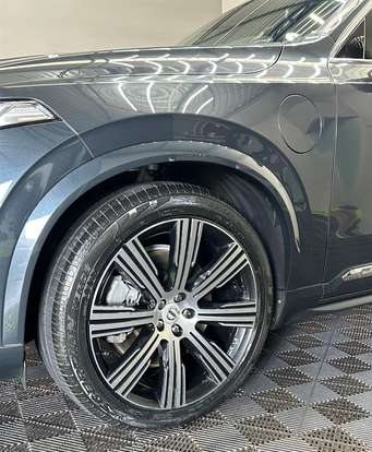 VOLVO-XC90-2022