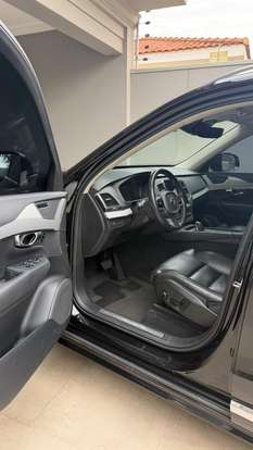 VOLVO-XC90-2020