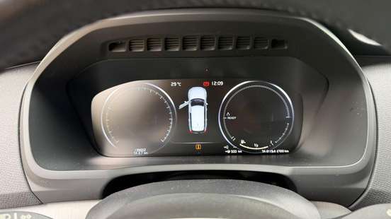 VOLVO-XC90-2020