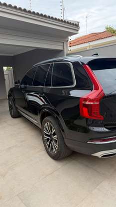 VOLVO-XC90-2020
