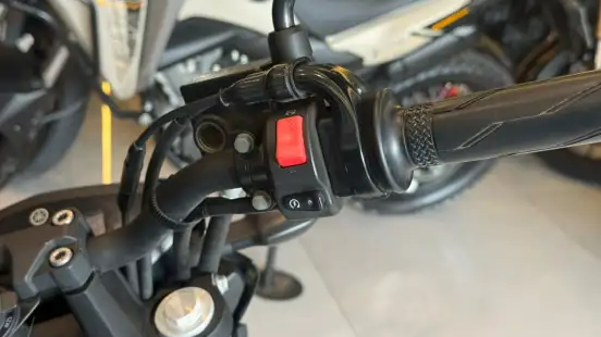 YAMAHA-FZ15 FAZER CONNECTED ABS YAMAHA-FZ15 FAZER CONNECTED ABS-2025