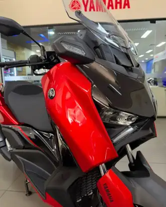 YAMAHA-XMAX 300 CONNECTED ABS-2027