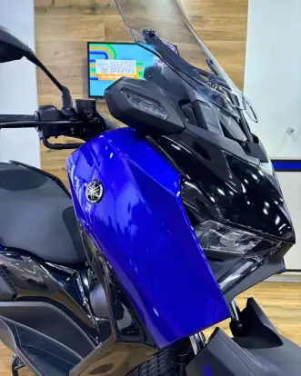 YAMAHA-XMAX 300 CONNECTED ABS-2027