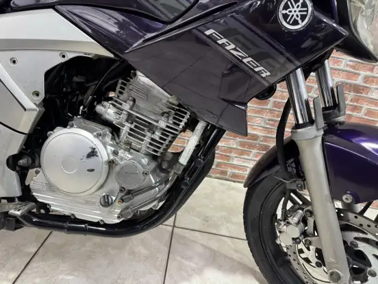 YAMAHA-YS 250 FAZER-2011