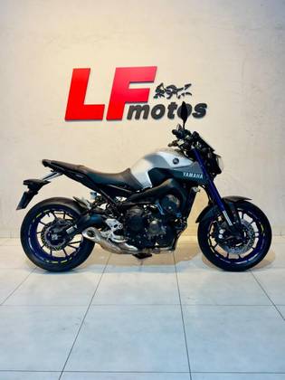 YAMAHA MT-09 