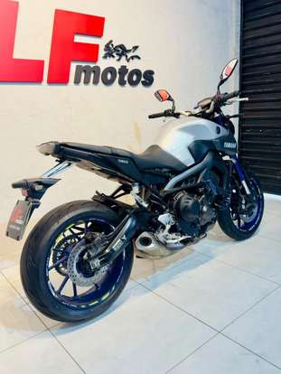 YAMAHA-MT-09-2017