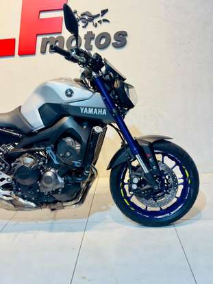 YAMAHA-MT-09-2017