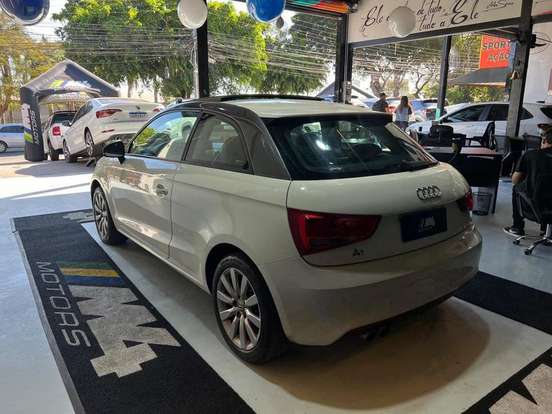 AUDI-A1-1.4 TFSI ATTRACTION 16V 122CV GASOLINA 2P AUTOMÁTICO AUDI-A1-2011