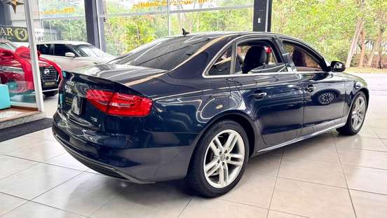 AUDI-A4-2015