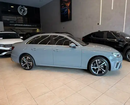 AUDI-A4-2021