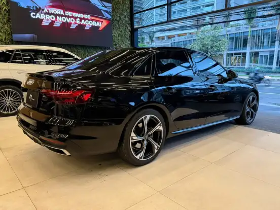 AUDI-A4-2023