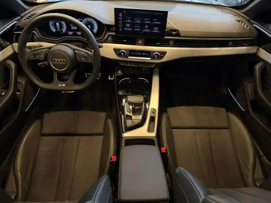 AUDI-A4-2023