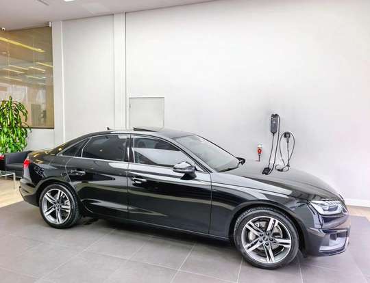 AUDI-A4-2024