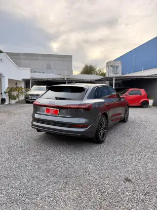 AUDI-E-TRON-2020