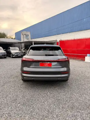 AUDI-E-TRON-2020