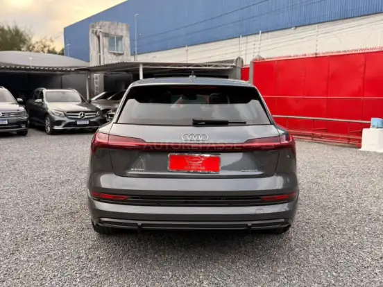 AUDI-E-TRON-ELÉTRICO PERFORMANCE BLACK QUATTRO AUDI-E-TRON-2020