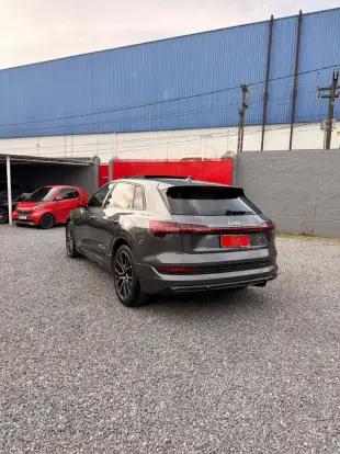 AUDI-E-TRON-2020