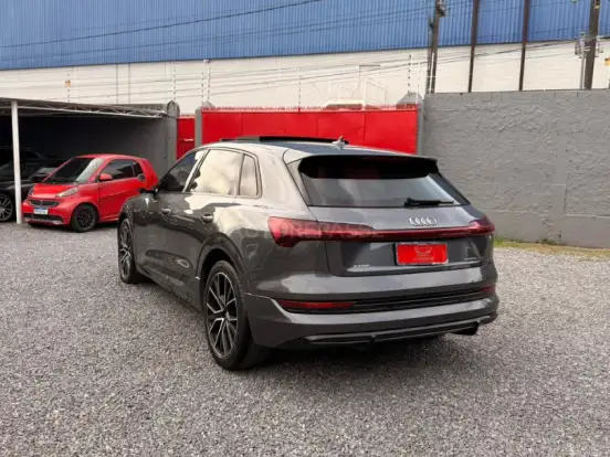 AUDI-E-TRON-ELÉTRICO PERFORMANCE BLACK QUATTRO AUDI-E-TRON-2020