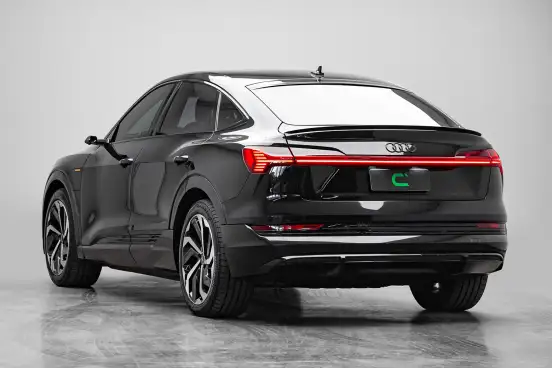 AUDI-E-TRON-2022