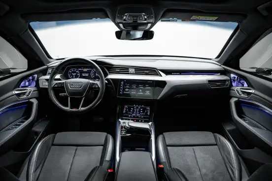 AUDI-E-TRON-2022
