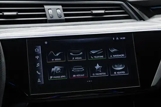 AUDI-E-TRON-2022