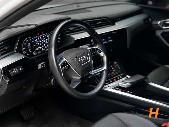 AUDI-E-TRON-2022