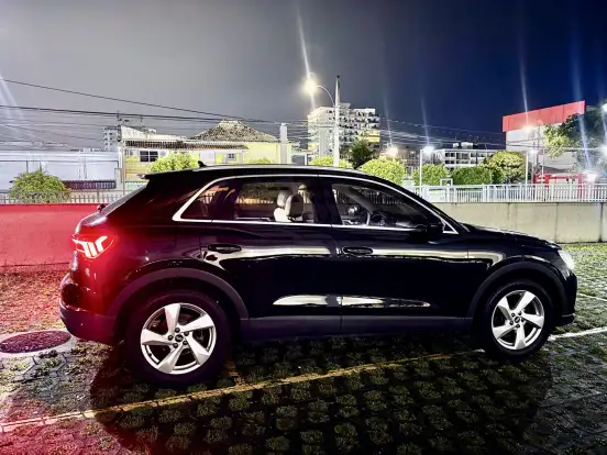 AUDI-Q3-2021