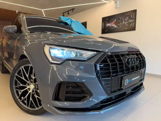 AUDI-Q3-2021