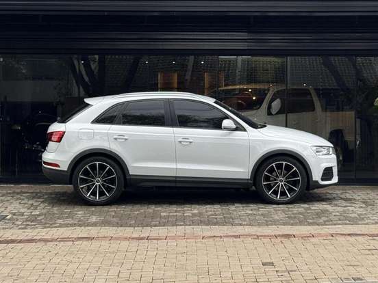 AUDI-Q3-2015
