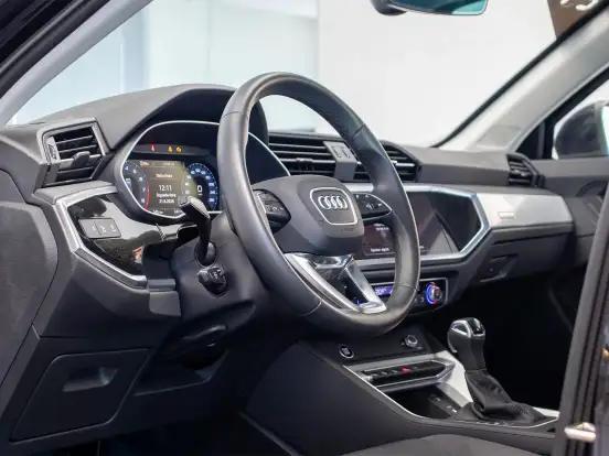 AUDI-Q3-2024