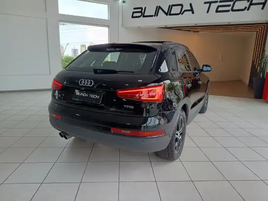 AUDI-Q3-2015