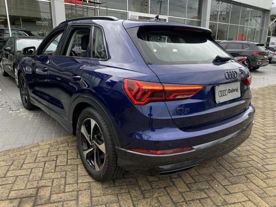 AUDI-Q3-2022