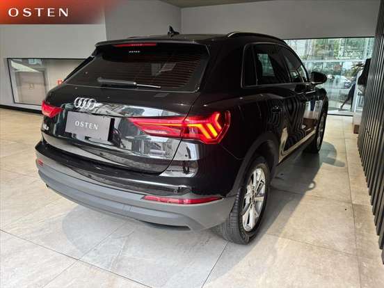 AUDI-Q3-2022