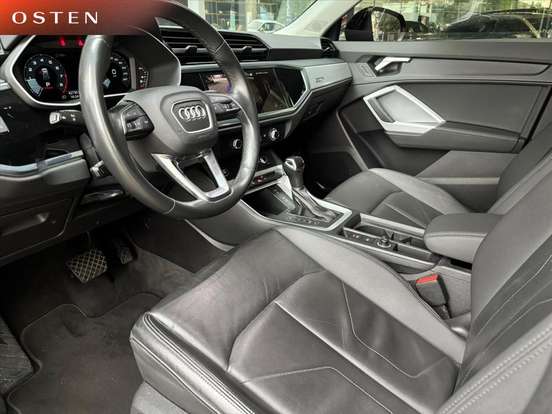 AUDI-Q3-2022