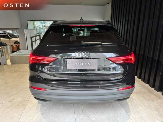 AUDI-Q3-2022