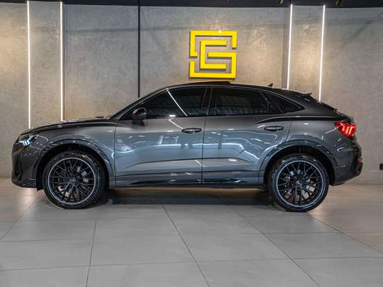 AUDI-Q3-2.0 40 TFSI GASOLINA SPORTBACK PERFORMANCE BLACK PLUS QUATTRO TIPTRONIC AUDI-Q3-2024