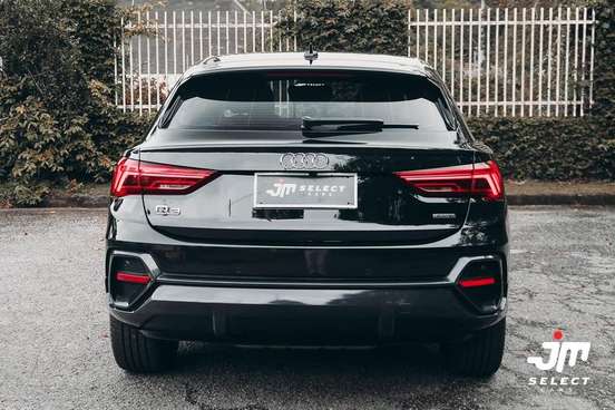 AUDI-Q3-2024