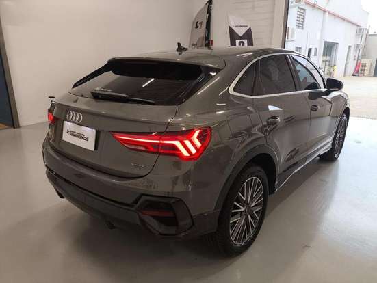 AUDI-Q3-2023