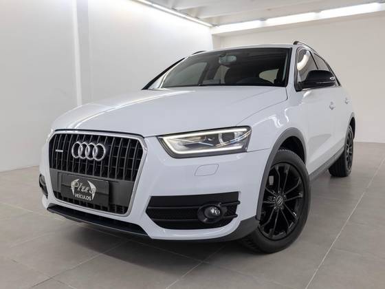 AUDI Q3 2.0 TFSI AMBIENTE QUATTRO 4P GASOLINA S TRONIC