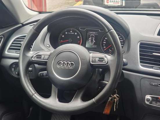 AUDI-Q3-2015
