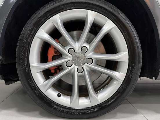 AUDI-Q3-2012