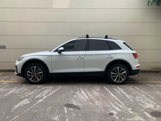 AUDI-Q5-2022